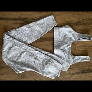 NWOT Glyder Athletic Outfit, sports bra and leggings with pockets